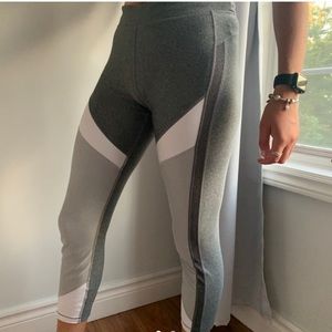 Under Armour 3/4 workout leggings